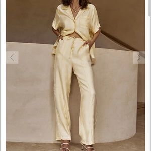 DISSH. BUTTER DRAWSTRING PANTS.